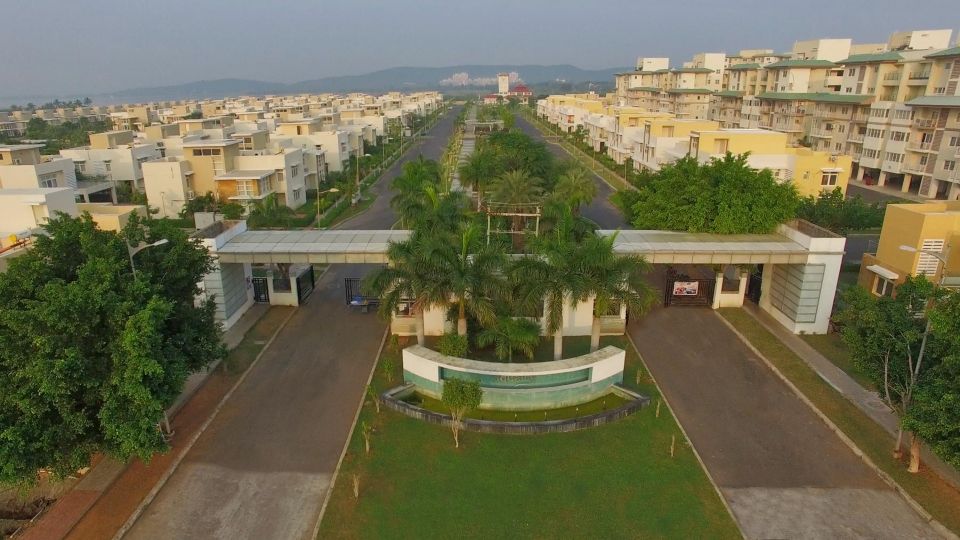 Mahindra World City